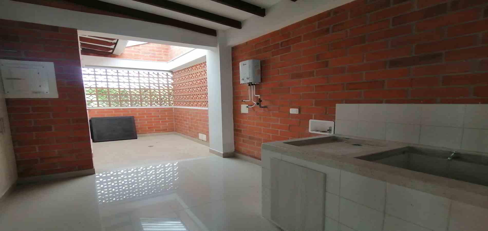 Casa en venta en Cerritos, Pereira · foto 2 de 24