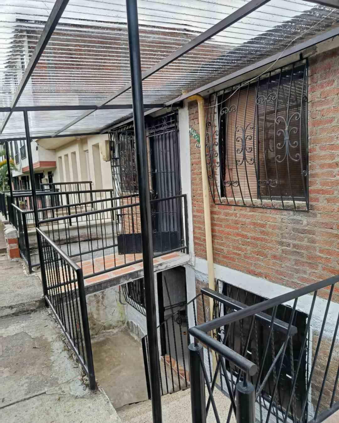 Casa en venta en El Poblado Ii Etapa, Pereira · foto 3 de 18