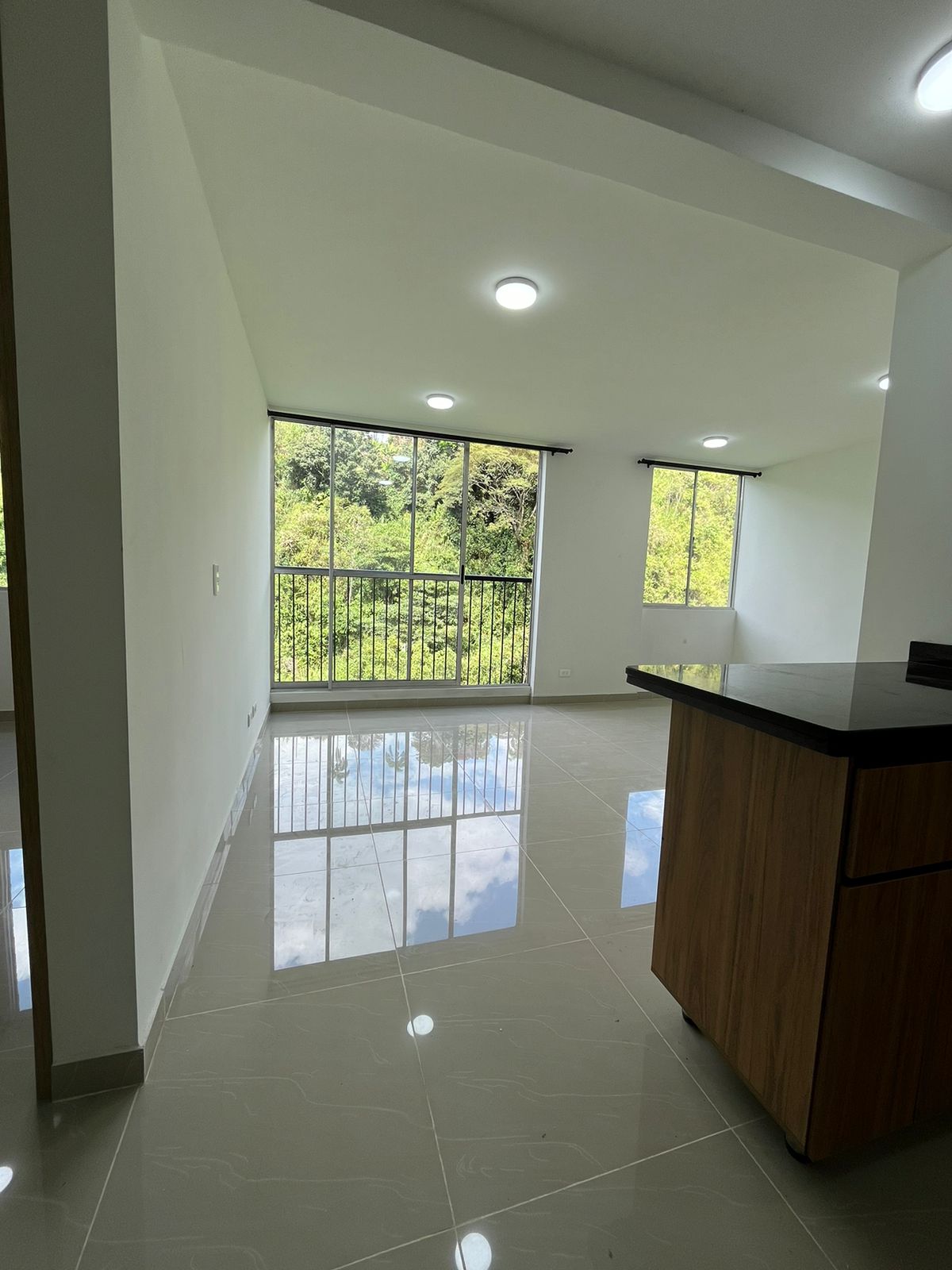 Apartamento en venta en El Poblado Ii Etapa, Pereira · foto 2 de 13