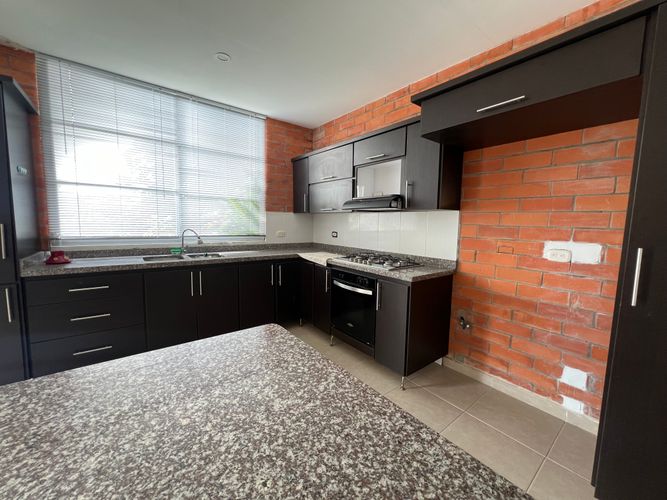 Casa en venta en Tribunas Corcega, Pereira · foto 2 de 24