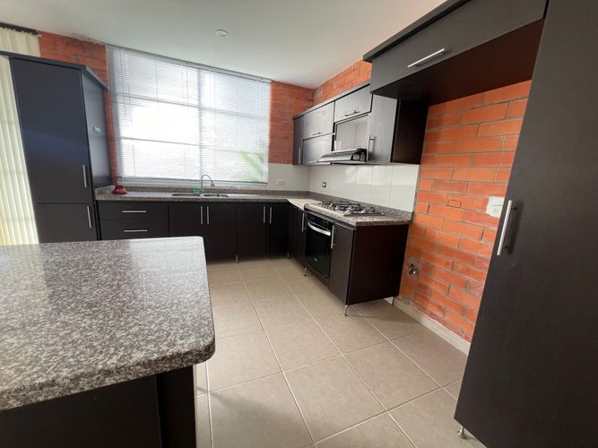 Casa en venta en Tribunas Corcega, Pereira · foto 3 de 24