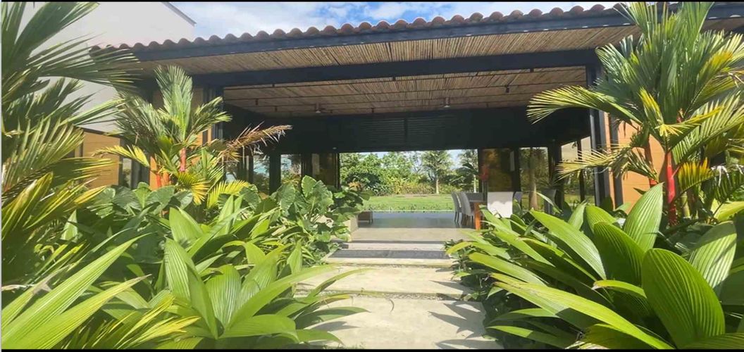 Casa de 4 alcobas en venta en Maravelez, Armenia, 438 m² · foto 2 de 23