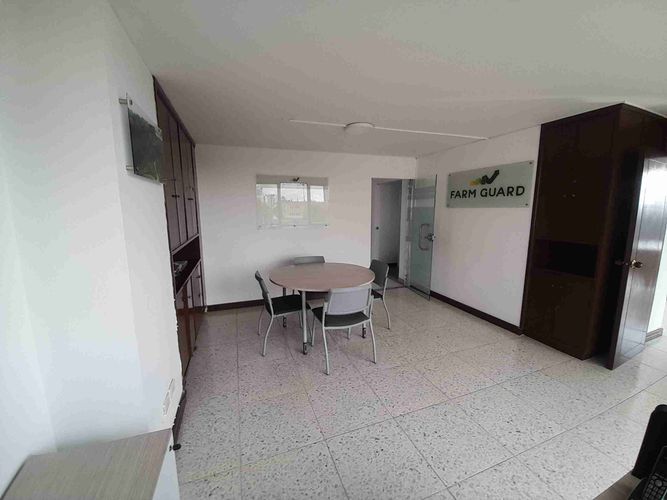 Oficina en venta en Avenida Alberto Mendoza, Manizales, 200 m² · foto 3 de 24