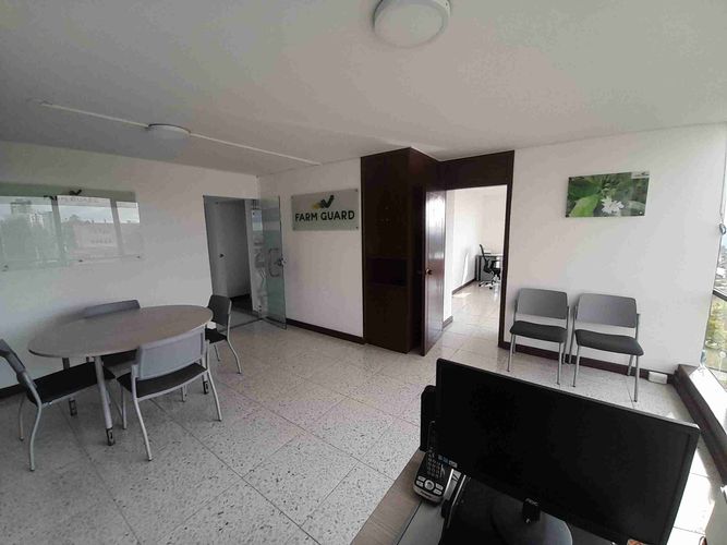 Oficina en venta en Avenida Alberto Mendoza, Manizales, 200 m² · foto 4 de 24