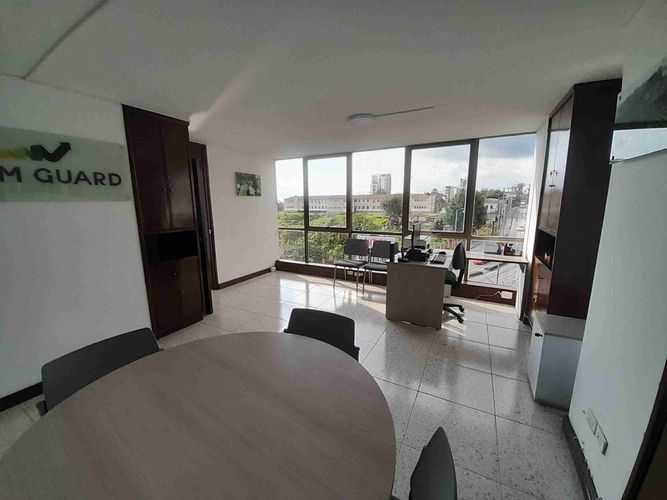 Oficina en venta en Avenida Alberto Mendoza, Manizales, 200 m² · foto 7 de 24
