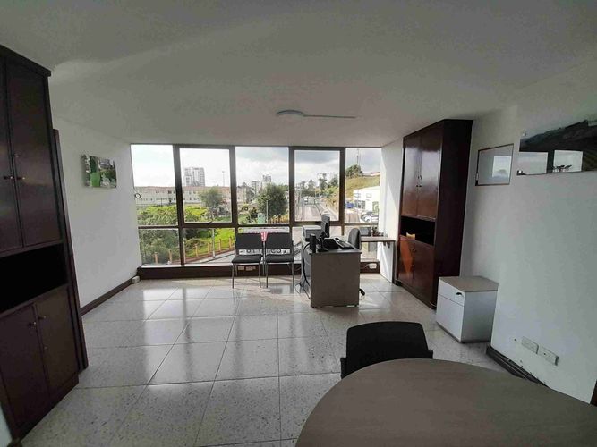 Oficina en venta en Avenida Alberto Mendoza, Manizales, 200 m² · foto 8 de 24