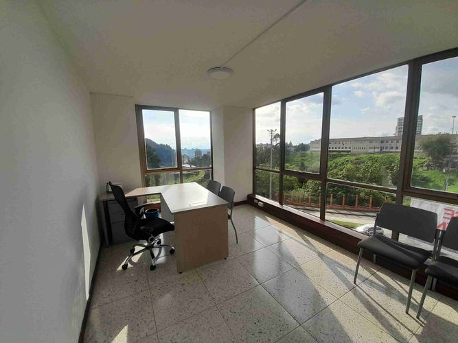 Oficina en venta en Avenida Alberto Mendoza, Manizales, 200 m² · foto 14 de 24