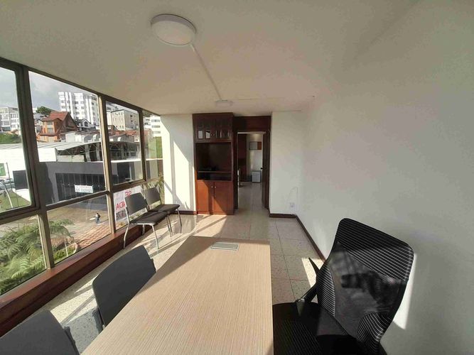 Oficina en venta en Avenida Alberto Mendoza, Manizales, 200 m² · foto 17 de 24