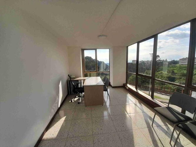 Oficina en venta en Avenida Alberto Mendoza, Manizales, 200 m² · foto 18 de 24