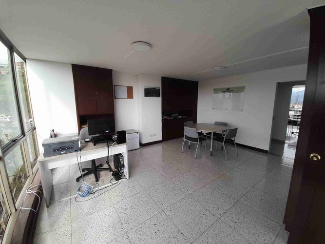 Oficina en venta en Avenida Alberto Mendoza, Manizales, 200 m² · foto 20 de 24