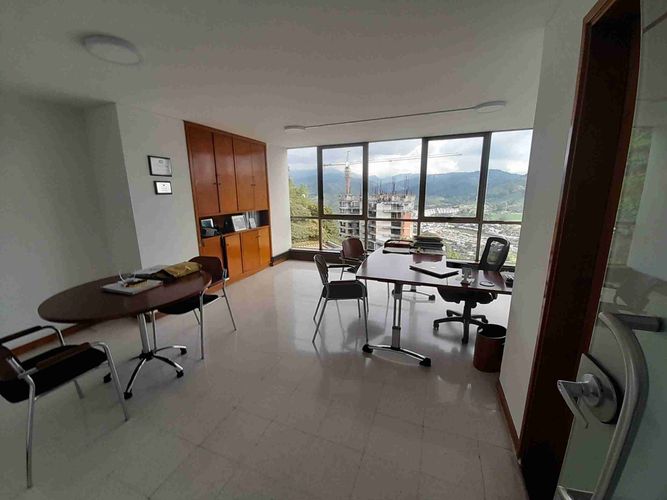 Oficina en venta en Avenida Alberto Mendoza, Manizales, 200 m² · foto 23 de 24