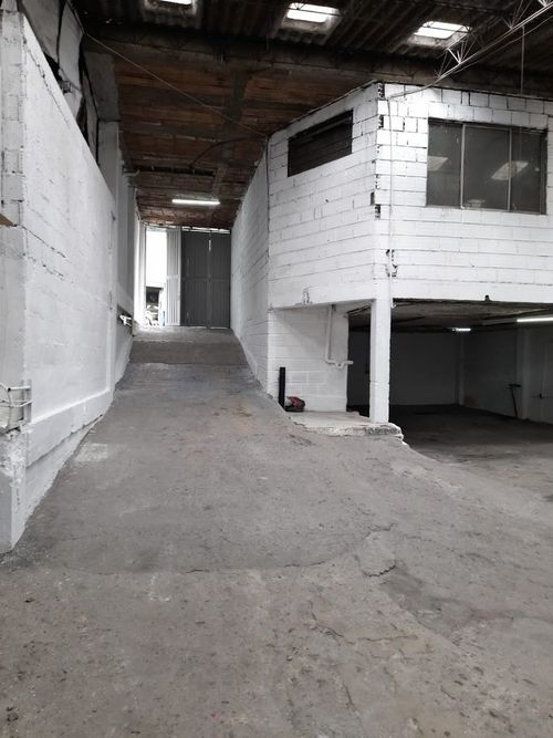 Local en venta en La Cabaña Tres Puertas, Manizales, 250 m² · foto 4 de 8