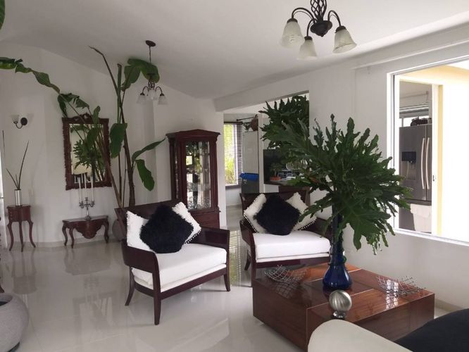 Casa de 3 alcobas en venta en El Caimo, Armenia, 500 m² · foto 2 de 24