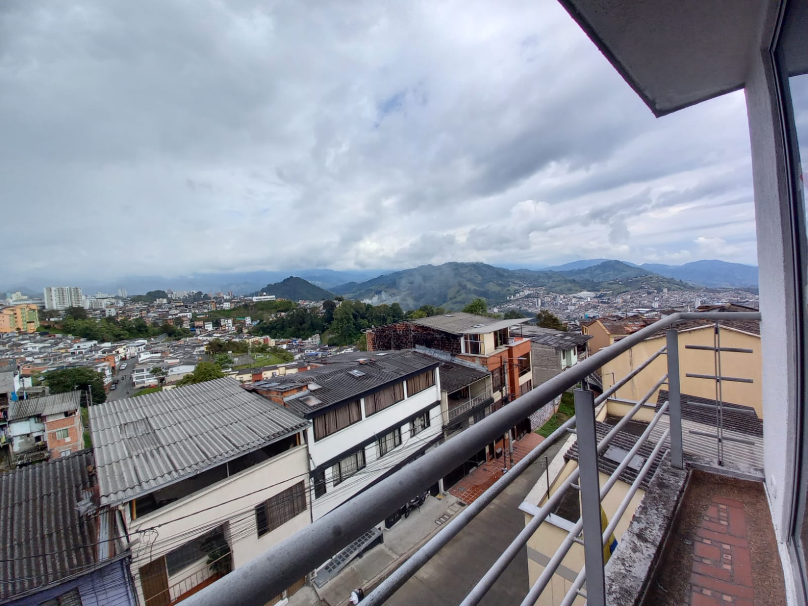 Apartamento en venta en Ondas Del Otún, Manizales · foto 4 de 23