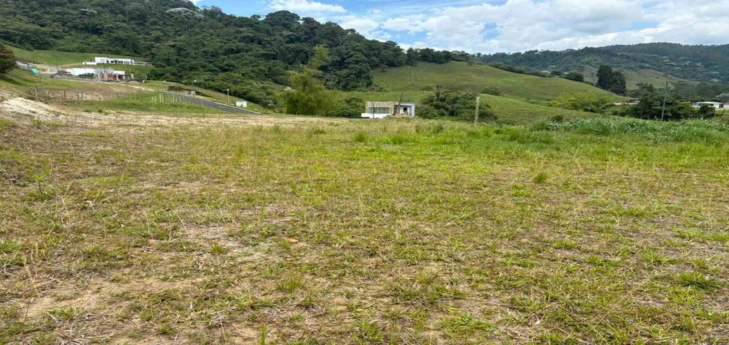 Lote en venta en Tribunas Corcega, Pereira, 2100 m² · foto 3 de 24