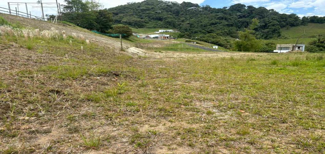 Lote en venta en Tribunas Corcega, Pereira, 2100 m² · foto 5 de 24