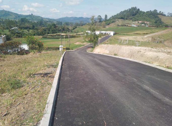 Lote en venta en Tribunas Corcega, Pereira, 2100 m² · foto 7 de 24