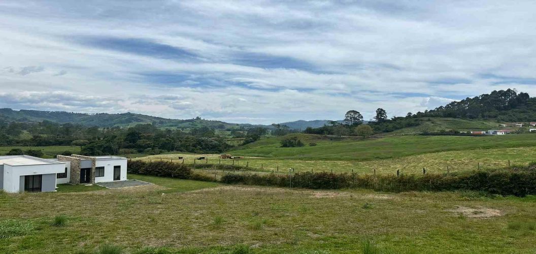Lote en venta en Tribunas Corcega, Pereira, 2100 m² · foto 10 de 24