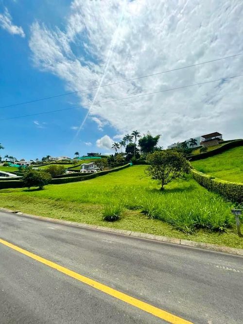 Lote en venta en Lleras, Manizales · foto 2 de 5