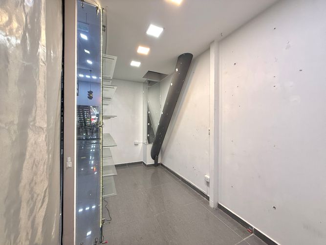Local en arriendo en Sector Plaza De Bolivar, Pereira, 8 m² · foto 4 de 11