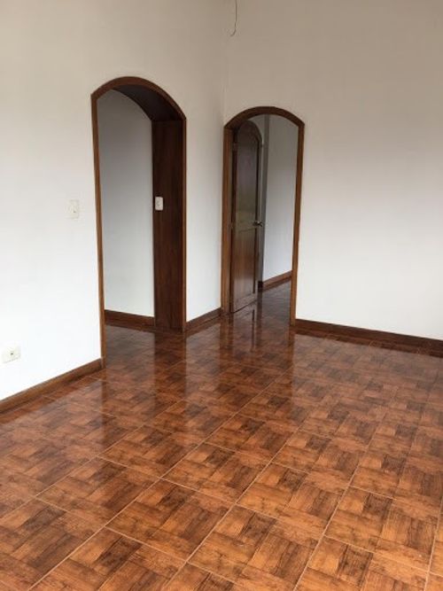 Apartamento de 6 alcobas en venta en Avenida Alberto Mendoza, Manizales, 180 m² · foto 2 de 20