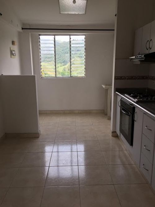 Apartamento de 6 alcobas en venta en Avenida Alberto Mendoza, Manizales, 180 m² · foto 13 de 20