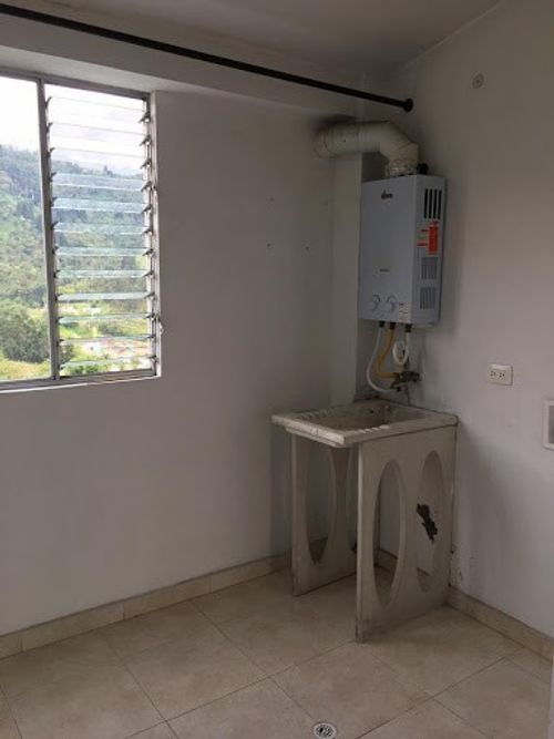 Apartamento de 6 alcobas en venta en Avenida Alberto Mendoza, Manizales, 180 m² · foto 18 de 20