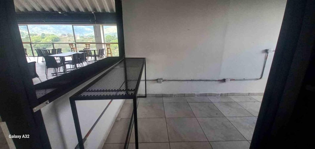 Local en venta en Avenida Centenario, Armenia, 25 m² · foto 2 de 22