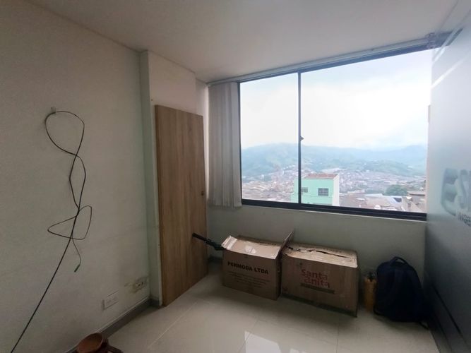 Oficina en venta en El Centro, Manizales, 30 m² · foto 2 de 18