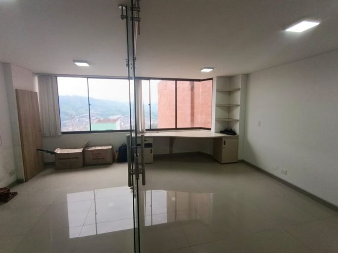 Oficina en venta en El Centro, Manizales, 30 m² · foto 12 de 18