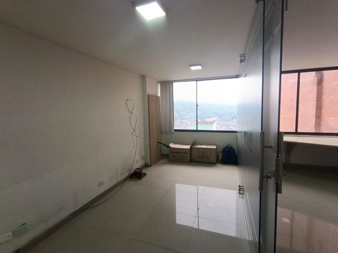 Oficina en venta en El Centro, Manizales, 30 m² · foto 13 de 18