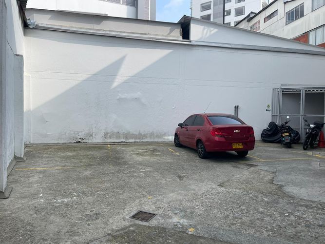 Edificio en venta en Palogrande, Manizales, 1062 m² · foto 3 de 24