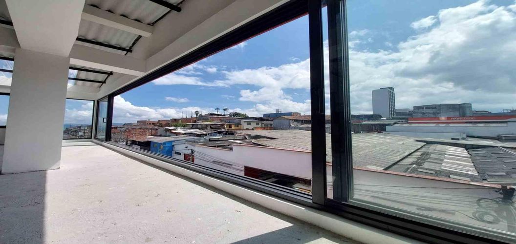 Edificio en arriendo en Chipre, Manizales, 580 m² · foto 3 de 23