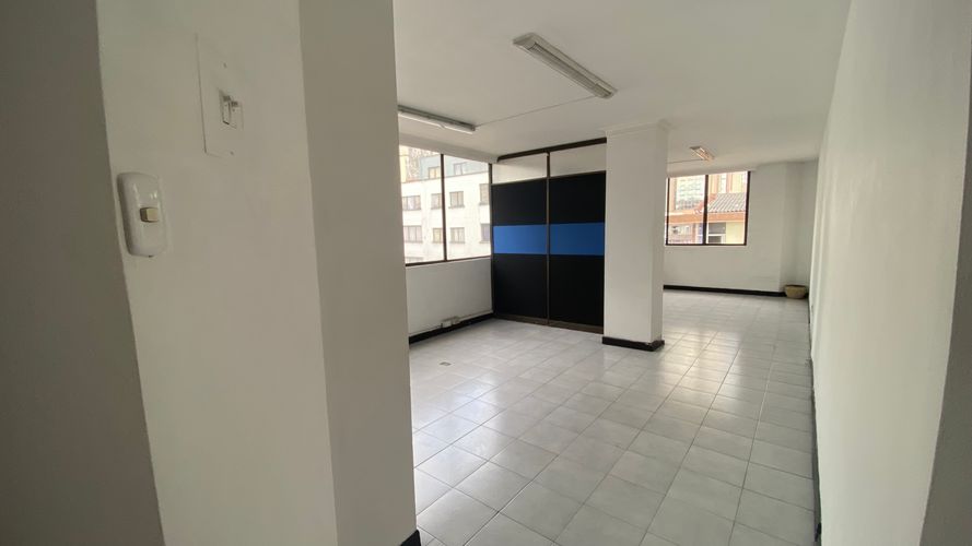 Oficina en venta en Sector Plaza De Bolivar, Pereira, 42 m² · foto 2 de 10