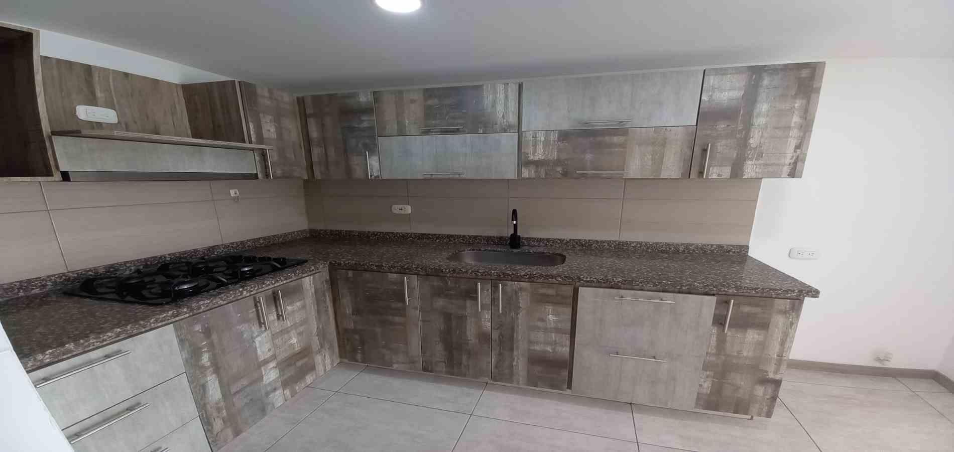 Apartamento en venta en Chipre, Manizales · foto 3 de 24
