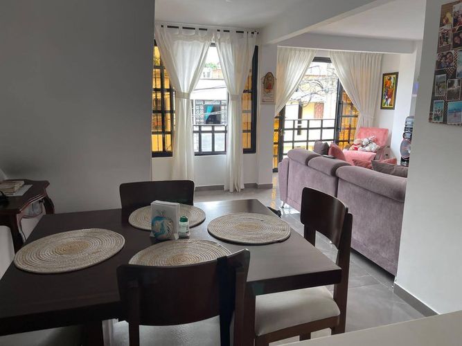Casa de 6 alcobas en venta en 25 De Mayo, Armenia, 215 m² · foto 6 de 24
