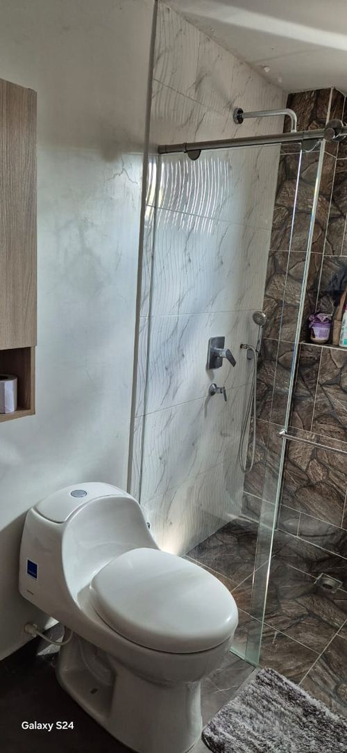 Casa de 6 alcobas en venta en 25 De Mayo, Armenia, 215 m² · foto 14 de 24
