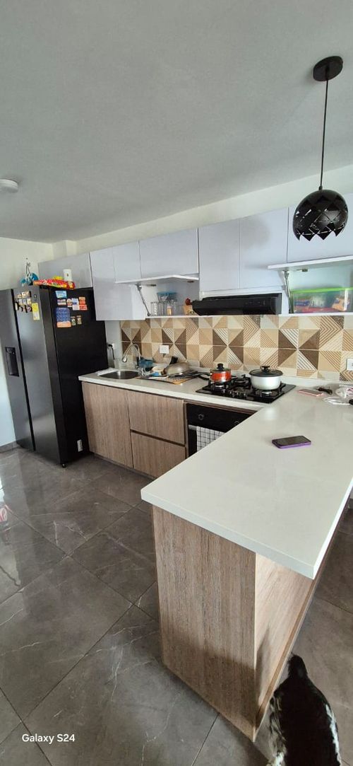 Casa de 6 alcobas en venta en 25 De Mayo, Armenia, 215 m² · foto 16 de 24