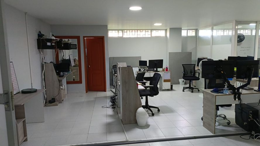 Oficina en arriendo en Alamos, Pereira, 120 m² · foto 2 de 7