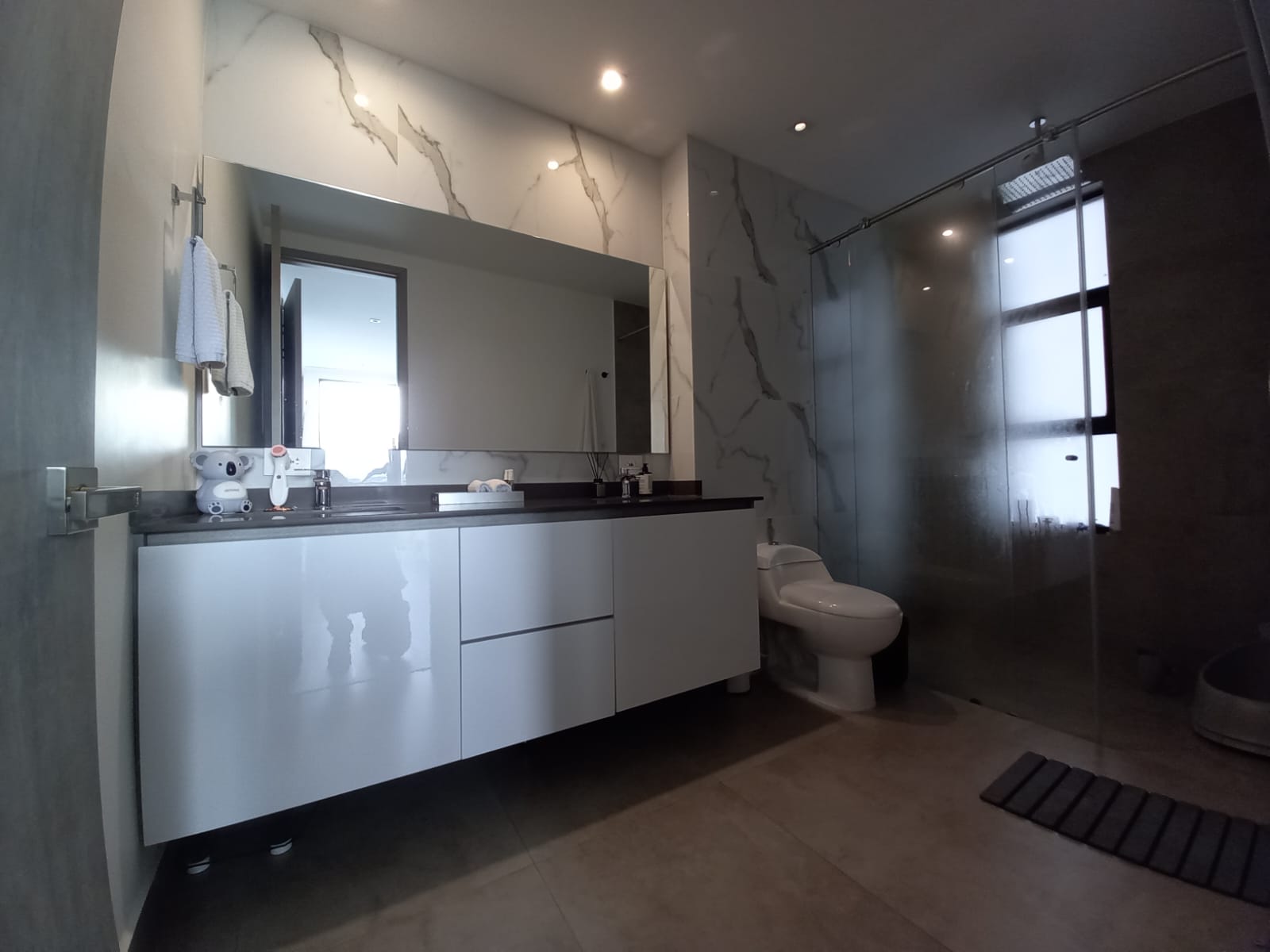 Apartamento en venta en Pinares, Pereira · foto 3 de 24