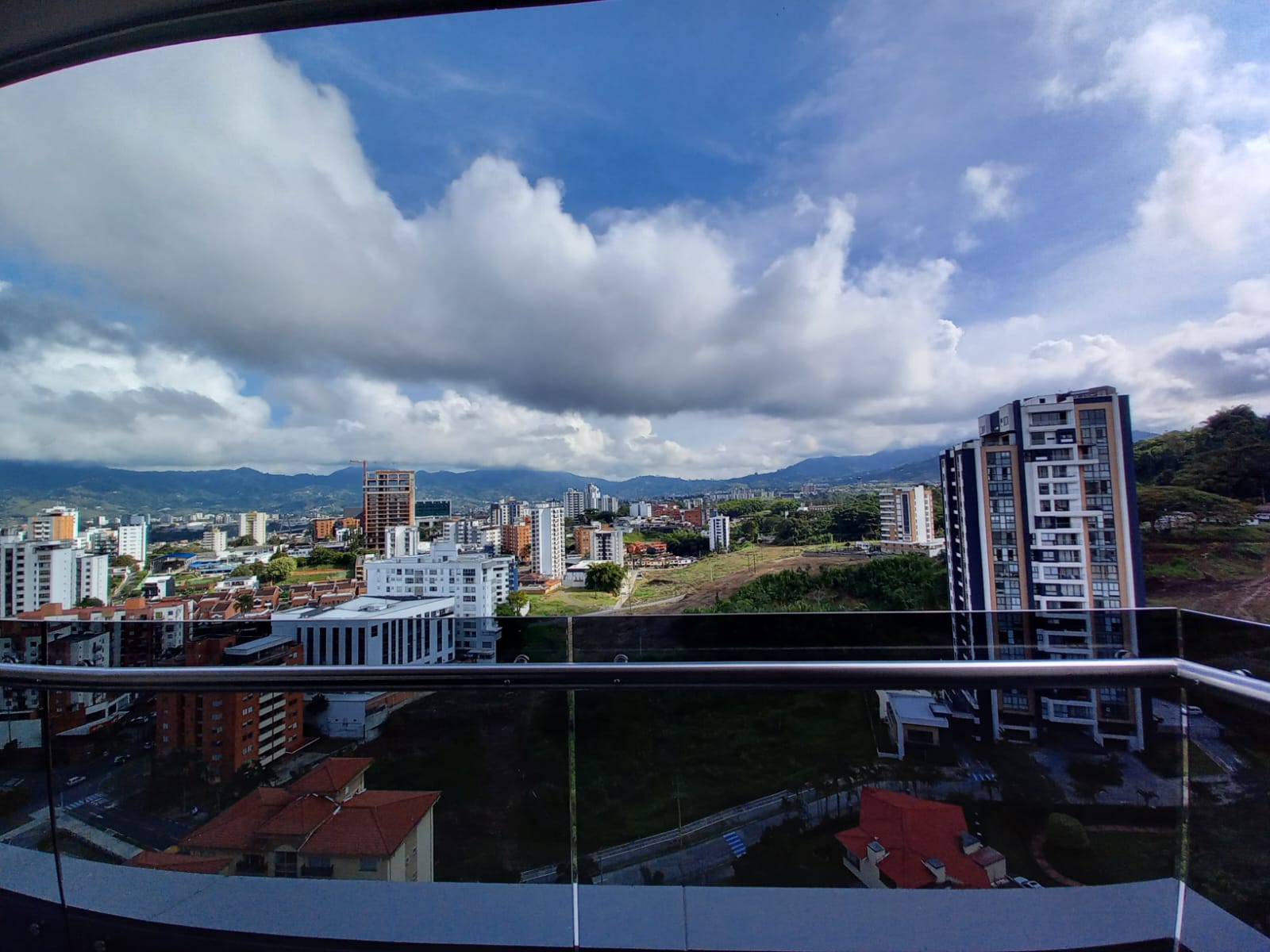 Apartamento en venta en Pinares, Pereira · foto 14 de 24
