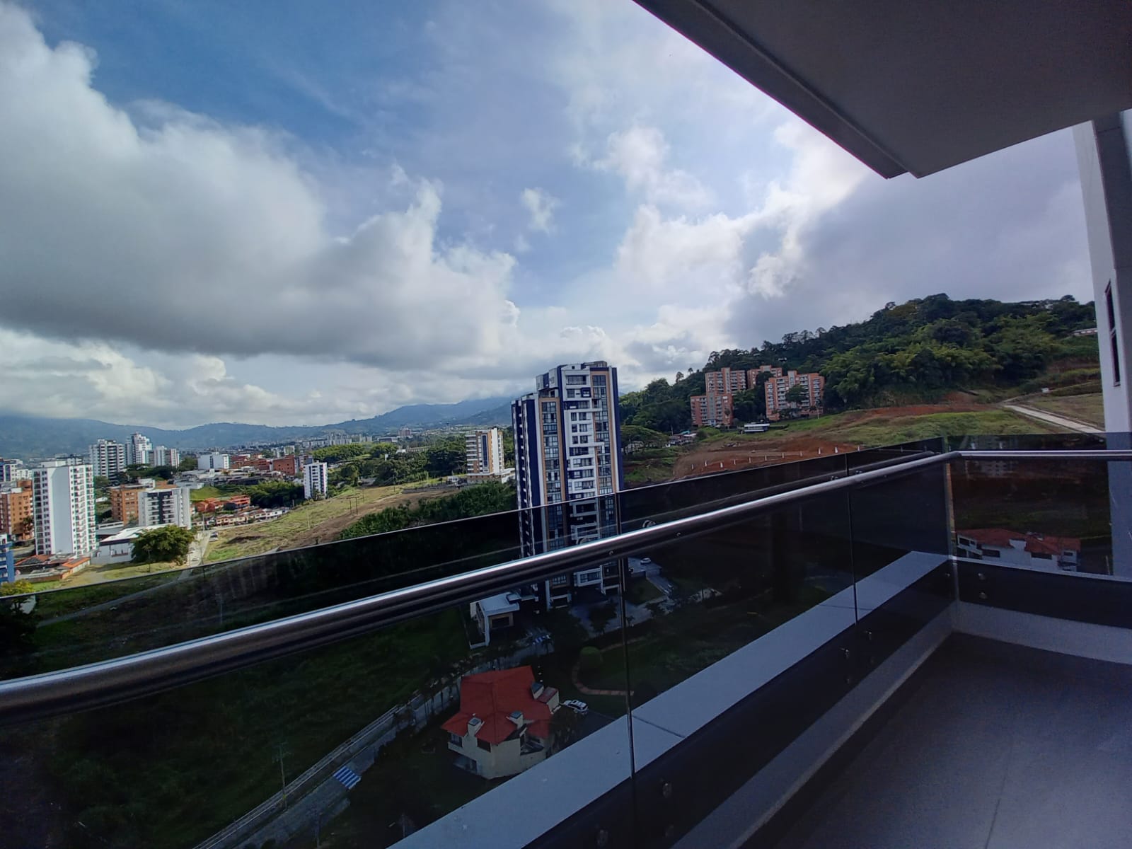 Apartamento en venta en Pinares, Pereira · foto 17 de 24