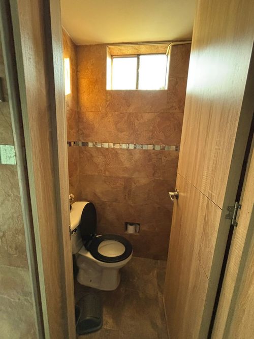Casa de 5 alcobas en venta en Ricaurte, 266 m² · foto 12 de 24