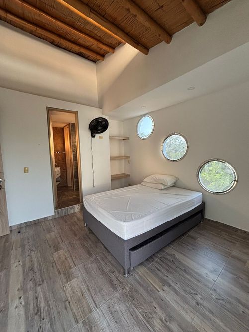 Casa de 5 alcobas en venta en Ricaurte, 266 m² · foto 17 de 24