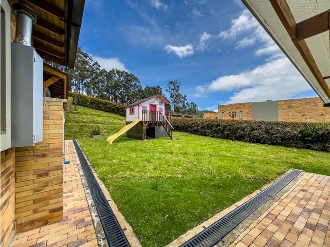 Casa de 4 alcobas en venta en Yerbabuena, Chía, 450 m² · foto 2 de 24