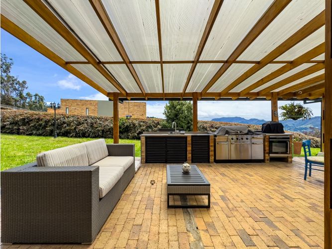 Casa de 4 alcobas en venta en Yerbabuena, Chía, 450 m² · foto 3 de 24