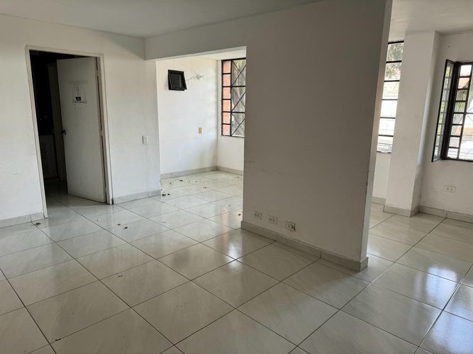 Casa de 7 alcobas en venta en Cristales, Cali, 1200 m² · foto 13 de 23