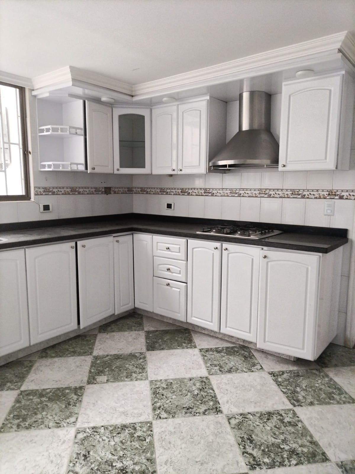 Casa en venta en Pasadena, Bogotá · foto 7 de 24