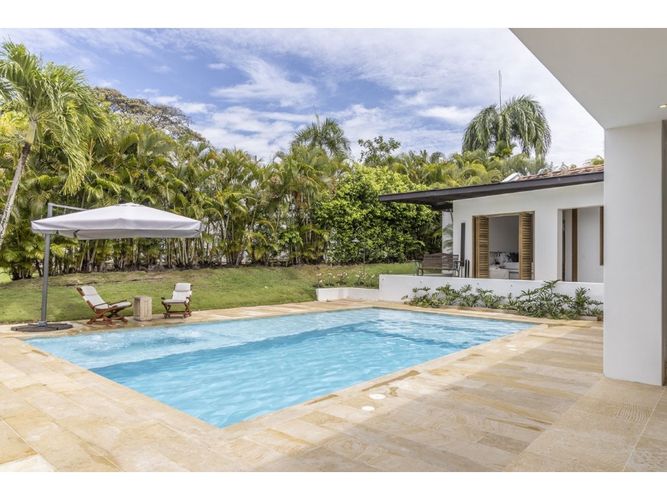 Casa de 4 alcobas en venta en Girardot, Girardot, 323 m² · foto 3 de 24