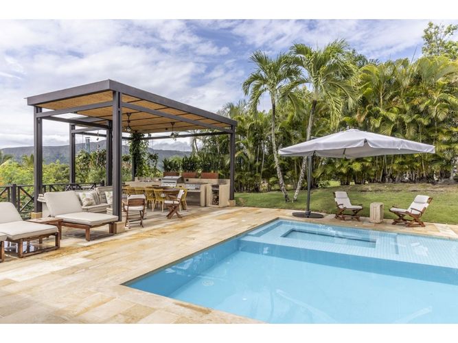 Casa de 4 alcobas en venta en Girardot, Girardot, 323 m² · foto 4 de 24